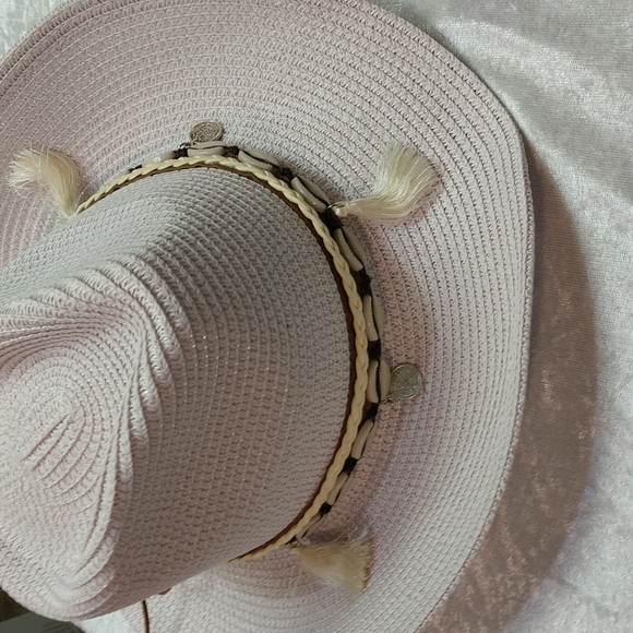 Woven Western Straw Beach Hat Cowrie Cowry Shells Tassels Tinted White Boho - Picture 10 of 15